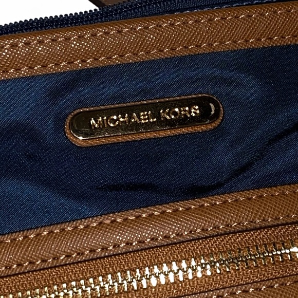 Michael Kors blue nylon crossbody bag - Picture 3 of 5